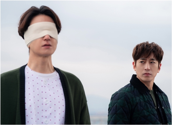 Spy who loved me Lim Ju-hwan X Yoo In-na X Moon Jung Hyuk, last Battle...last Reversal storyThe MBC tree mini series Spy, which loved me, unveiled the confusion of today (16th), Jeon Ji-hoon (Moon Jung-hyuk), Yoo In-na and Derek Hyun (Lim Ju-hwan), which are about to air 15 times.Danger feeling to three people who have swept up their enemies inside and outside and succeeded in Confidential Assignment heightens tension before the unfinished intelligence.In the last broadcast, Jeon Ji-hoon, Kang-aem, and Derek Hyun succeeded in Confidential Assignment over Danger.However, the provocation of Hera Pheri Shin (Kim Hye-ok) that Derek Hyun killed Sophie shook them again.In the meantime, the close-knit Danger of Jeon Ji-hoon, Kang-aem, and Derek Hyun in the public photos stimulates curiosity. What kind of blue will Hera Pheri Shin throw?Jeon Ji-hoon, who looks at Derek Hyun, has a complicated feeling in his eyes.After sensing the change of Derek Hyun, Jeon Ji-hoon advised Kang that he should not regret his sincerity that he might not be around.Hera PheriFaith, which continues to rise, is painful.The suspicious movement of Derek County adds tension to this, and in the previous trailer, Derek County was seen as saying, All sins have begun from me and I must be responsible.His cool aura, which met Tinker (Lee Jong-won), who ran away alone, raises his curiosity.Tinker had betrayed Derek County and pursued the beauty of the river, shaking the plate of the spy war, and Tinker, who had done anything to protect the river, and Tinker, who showed his ambition.The attention is focused on the secret meeting of the two people who met in the enemy in the two colleagues.Derek Hyun, who is standing alone in jeopardy, raises his curiosity about his last Choices.In the 15th episode, which airs today (16th), an unfinished Hera PheriFaith counterattack takes place.The production team of Spy who loved me said, Moon Jung Hyuk, Yoo In-na, and Lim Ju-hwans last battle are waiting.Lim Ju-hwans Choices is the main point of observation, he said. You can expect the last reversal story that you can not take your eyes off. Spy, who loved me, will be broadcast at 9:20 pm on the 16th./ Photo = MBC Spy who loved me