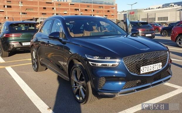 제네시스 중형 SUV GV70. 스포츠 패키지가 포함되지 않은 일반 외형이다. 사진=오세성 한경닷컴 기자