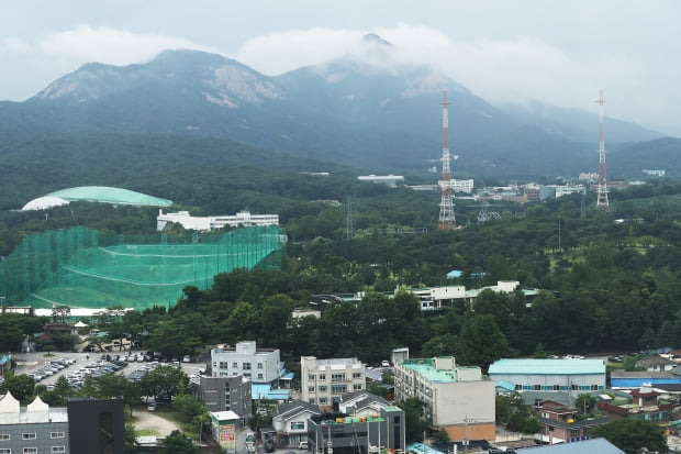 정부가 택지 개발을 논의 중인 노원구 태릉골프장과 인근 지역의 모습. 연합뉴스