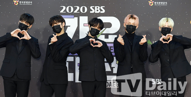 The 2020 SBS Song Daejeon in DAEGU Red Carpet event was pre-recorded on the evening of the 25th.Singer TXT attended SBS Song Daejeon Red Carpet event.Boom, Kim Hee-chul and April Naeuns 2020 SBS Song Daejeon will be held under the theme of The Wonder Year.BTS, TWICE, Seventeen, Godseven (GOT7), MonstaX (MONSTA X), Mamamu, Jesse, New East, Girlfriend, Omai Girl, IZ*ONE, The Boys, Stray Kids, (Women) Kids, ATEEZ, and Yes ( ITZY), Tomorrow By Together (TOMORROW X TOGETHER), April, Momoland, Cravity (CRAVITY), Treasure (TREASURE), Espa, Enhyphen (ENHYPEN) appear and shine their seats.