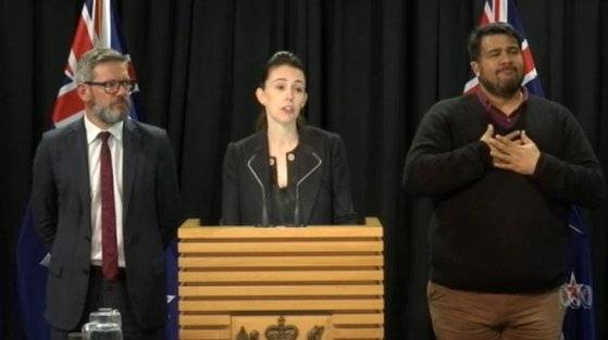 지난 2018년 12월 뉴질랜드를 여행하던 영국인 그레이스 밀레인이 오클랜드시에서 실종된 후 사체로 발견되자 저신다 아던 뉴질랜드 총리가 피해자 가족을 향해 눈물을 흘리며 공개 사과했다. [WBC방송 캡처]