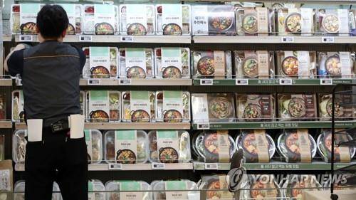 코로나19 장기화로 간편요리세트 인기 [연합뉴스 자료사진]