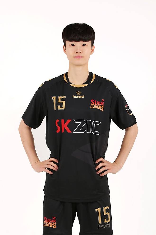 최수민→SK, 김보은→삼척시청 등 핸드볼리그 선수들 대거 이적 (서울=연합뉴스) 시즌 중반에 접어드는 2020-2021 SK핸드볼 코리아리그에서 2021년 1월부터 각 팀의 간판급 선수를 포함한 여러 명의 선수가 대거 소속을 바꾼다.      사진은 서울시청에서 SK로 이적하는 최수민. 또 경남개발공사에서 뛰던 김보은은 삼척시청, 김진이는 부산시설공단으로 옮긴다.       [SK 슈가글라이더즈 핸드볼팀 제공. 재판매 및 DB 금지] photo@yna.co.kr