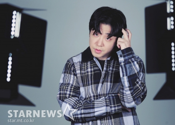 '쇼미더머니9' 우승자 래퍼 릴보이가 본지와 인터뷰에 앞서 포즈를 취하고 있다.릴보이는 최근 '쇼미더머니9' 파이널 무대에서 래원, 머쉬베놈, 스윙스를 제치고 최종 우승을 차지했다. / 사진=김창현 기자 chmt@