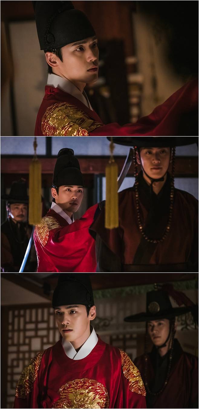 ‘철인왕후’ 김정현의 진짜 얼굴을 드러낸다.사진=tvN 제공