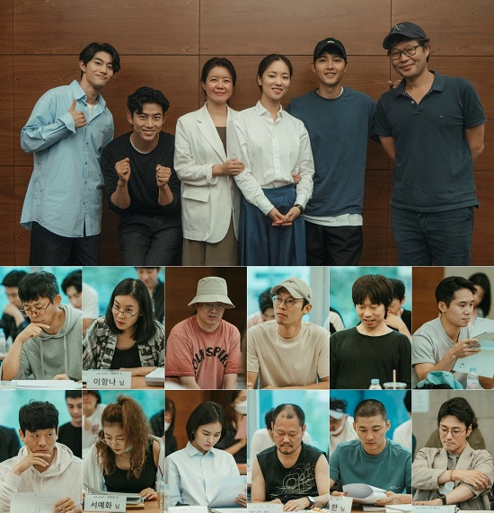 tvN 새 토일드라마 '빈센조' 측은 5일 '연기 포텐'을 터뜨린 배우들의 대본리딩 현장을 공개했다. /tvN 제공