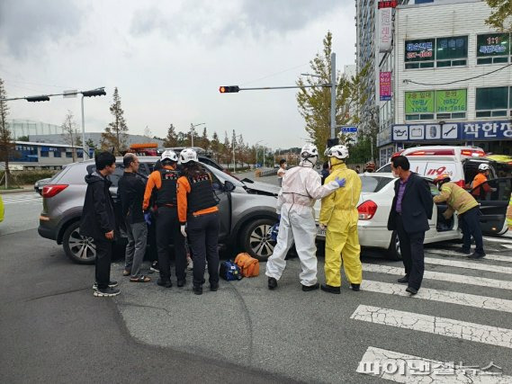 지난 2020년 울산에서는 교통사고 3799건이 발생해 45명이 사망하고 5383명이 부상했다. 울산경찰청 개청(1999년) 당시에 비해 등록 차량이 2배 이상 증가했음에도 교통사고 발생 건수와 사망·부상자 수는 역대 최저치를 기록했다.