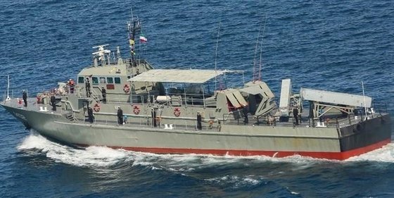 이란 해군 프리깃함 코나락 호. 이란군이 공개한 영상을 보면 비슷한 규모의 함정이 한국 선박을 나포하는 모습을 확인할 수 있다. [사진 IRNA통신=연합뉴스]