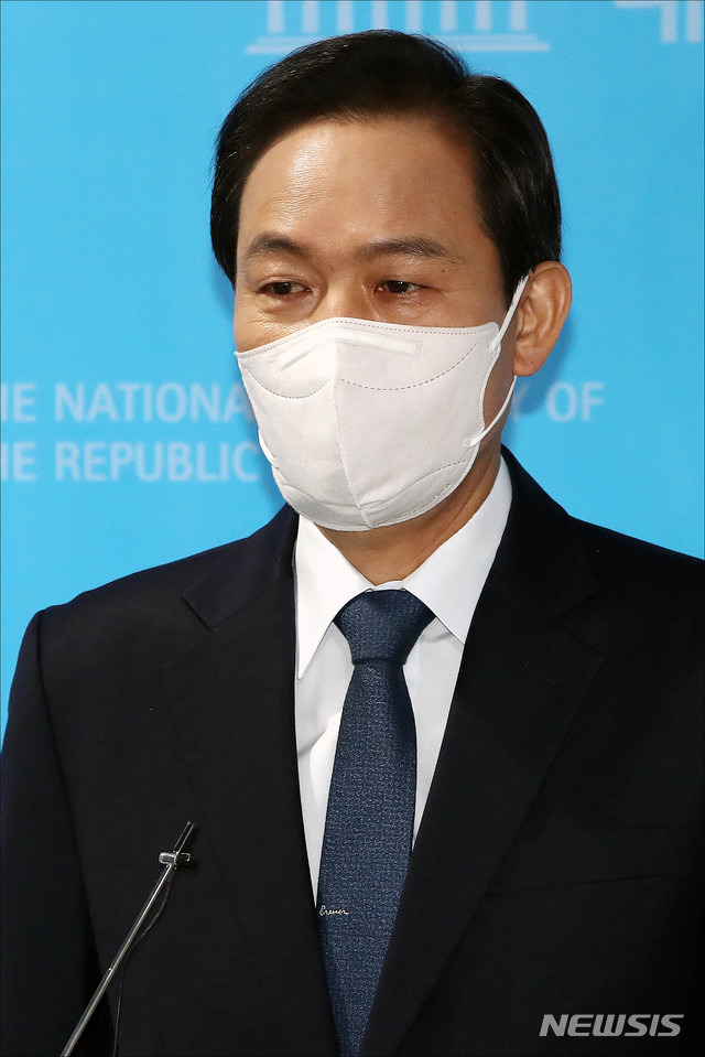 [서울=뉴시스] 최동준 기자 = 우상호 더불어민주당 의원. (공동취재사진) 2020.12.13. photo@newsis.com