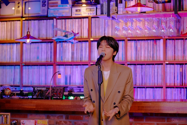 정세운의 이번 앨범에는 타이틀곡 '인 더 다크'를 포함해 총 6곡이 담겼다. 정세운은 이날 '인 더 다크'와 '마인드' 두 곡을 불렀다. 스타쉽엔터테인먼트 제공