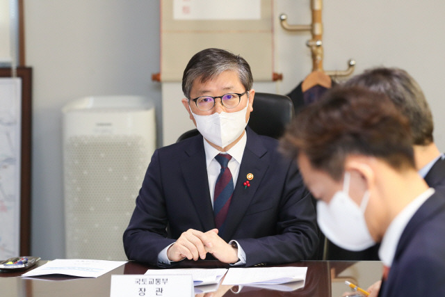 변창흠(사진) 국토교통부 장관이 지난 5일 주택공급 관련 민간 핵심기관이 참여한 정책 간담회에서 발언하고 있다./사진제공=국토교통부