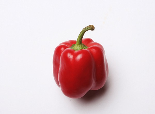 여러 가지 색깔의 피망 중 빨간색 피망이 영양소와 당도가 가장 높다./게티이미지뱅크
