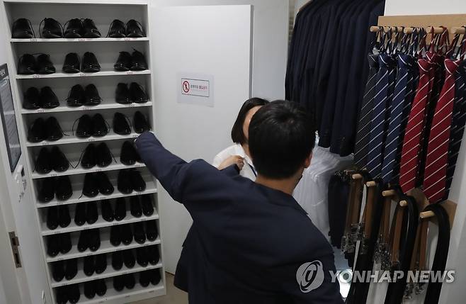 면접 정장 대여 [연합뉴스 자료사진]