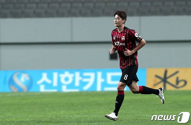 2021년 FC서울의 주장으로 활약할 기성용(32)/뉴스1 © News1 구윤성 기자