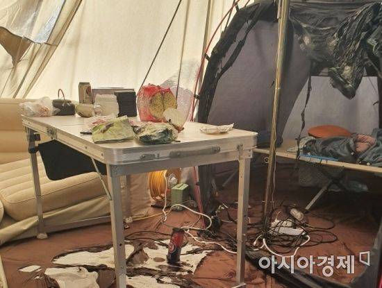 9일 오전 11시6분께 부탄가스 사고가 발생한 경주 캠핑장 텐트 모습.