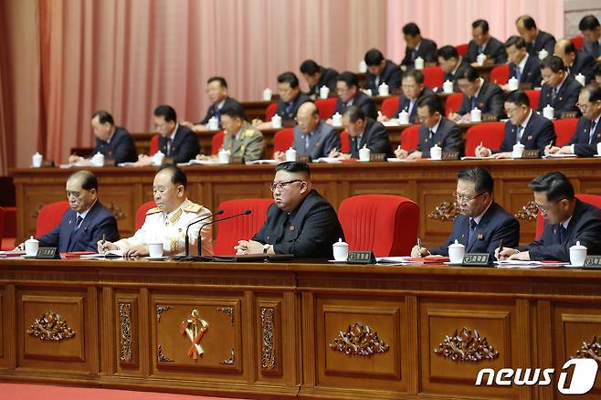 (평양 노동신문=뉴스1) = 북한 노동당 기관지 노동신문은 10일 전날 제8차 당 대회 5일 차 회의가 열렸다고 전했다. [국내에서만 사용가능. 재배포 금지. DB 금지. For Use Only in the Republic of Korea. Redistribution Prohibited] rodongphoto@news1.kr