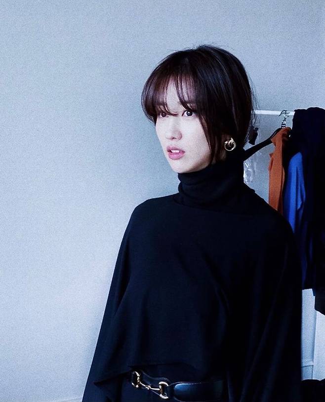 Actor Park Ha-sun flaunts deadly Beautiful lookPark Ha-sun posted several photos on his instagram on the 10th without any comment. In the public photos, Park Ha-sun seemed to be shooting.Park Ha-sun, who is leaning against the wall and making a fatal look, has gathered attention with his existing innocence.The sexy look of Park Ha-suns Reversal Story stands out.On the other hand, Actor Park Ha-sun is currently active in SBS Power FM Park Ha-suns Cine Town and JTBC Seoul does not have a house.