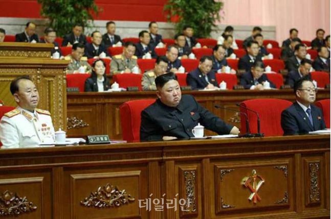 10일 북한 노동당 기관지인 노동신문은 제8차 당대회 5일차 회의가 전날 진행됐다고 전했다. ⓒ노동신문