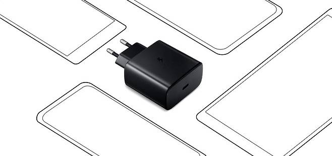 스마트폰 충전기<사진: 삼성전자 홈페이지>