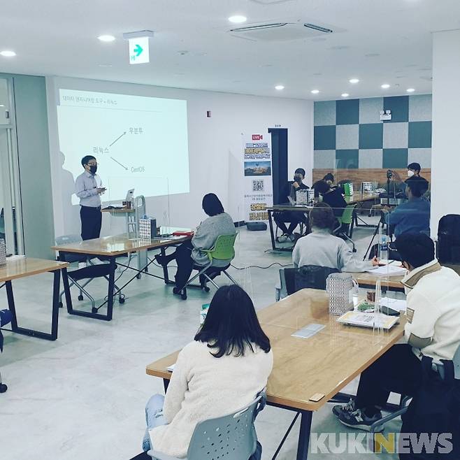 오는 19일 개소하는 강원 동해시 청년 창작 공간 '열림'의 오픈 오피스 전경.(사진=동해시 제공)