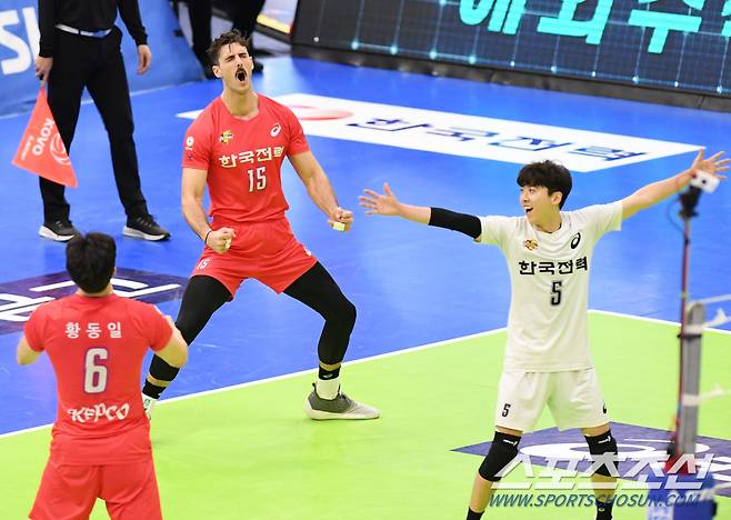 짜릿한 서브 득점!