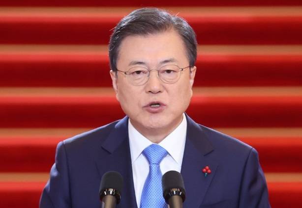 문재인 대통령이 11일 청와대에서 신년사를 진행했다./사진=연합뉴스