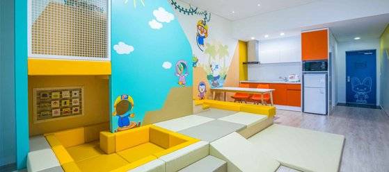 모든 객실에서 온천물을 쓸 수 있는 한화리조트 경주 델톤은 뽀로로를 주제로 한 객실을 13개 갖췄다. [사진 한화리조트]