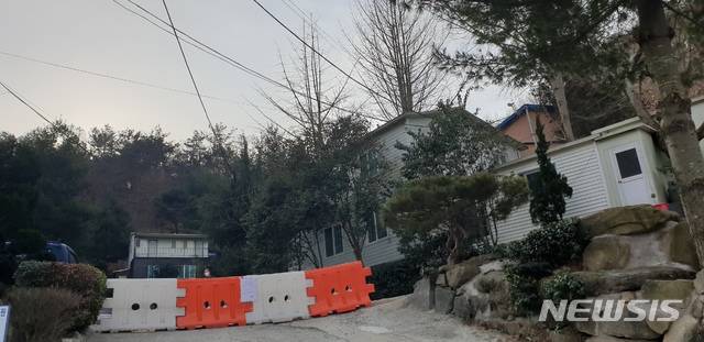 [진주=뉴시스] 진주시 모 기도원 코로나19 집단감염으로 폐쇄.