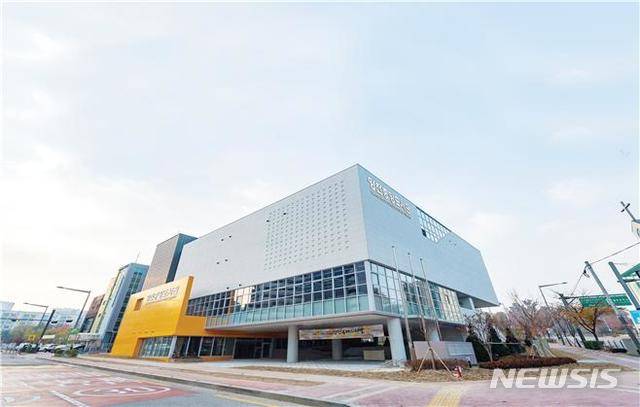 [서울=뉴시스] 서울 양천구의 양천중앙도서관. (사진=양천구 제공) 2021.01.11. photo@newsis.com