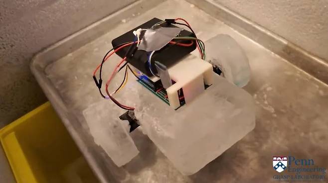 美 ‘얼음으로 만든 화성 탐사로봇’ 개발하나…“현지 부품 조달 가능”(사진=데빈 캐럴 박사)