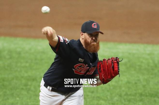 ▲ 지난해 최고 외국인 투수였던 댄 스트레일리는 2년차 시즌을 준비한다 ⓒ곽혜미 기자