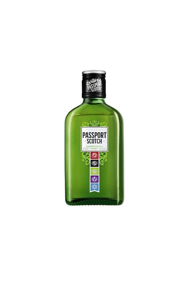 뉴트로 위스키 '패스포트' 200ml © 뉴스1