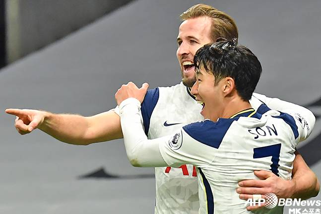 해리 케인, 손흥민(왼쪽부터)만 평소처럼 해준다면 토트넘이 카라바오컵 결승에서 맨시티를 꺾고 13년 만에 공식 대회 우승을 차지할 수 있다는 현지 언론 분석이 나왔다. 사진=AFPBBNews=News1