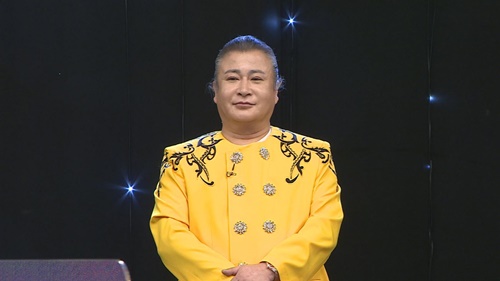 무속인에서 가수로 변신한 파파금파가 ‘비디오스타’에 출연한다. 사진=MBC에브리원