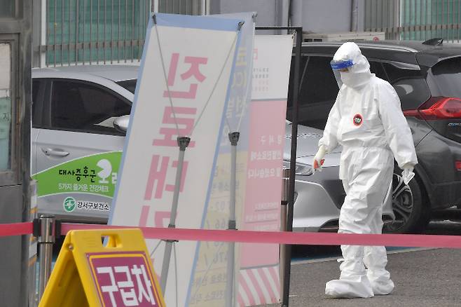 부산에서는 진주국제기도원 방문자와 대안학교 학생 등 코로나19 신규 확진자가 25명 발생했다. 박종민 기자