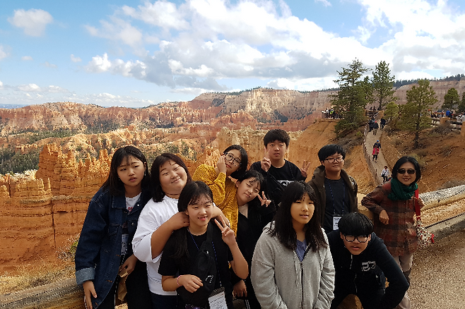 월드비전 활동모습. 이명신 전 관장제공