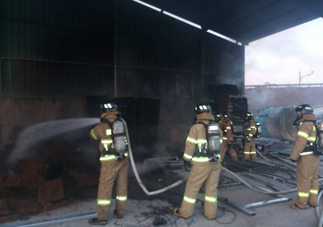 경주 강동면 농가 화재. 독자제공