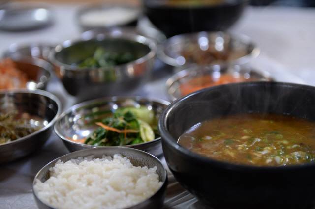 짱뚱어를 갈아 넣고 끓인 갯뻘탕.