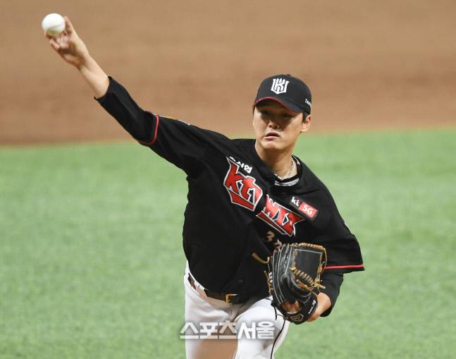 KT 투수 주권이 9회 역투하고 있다. 최승섭기자 thunder@sportsseoul.com