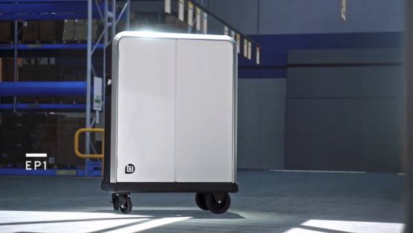 배달 차량 적재를 위해 특별 설계된 EP1은 밴에서 현관까지 상품을 배달하는 데 필요한 물리적 노력을 줄여주는 전동식 팔레트다 [사진제공=한국지엠]