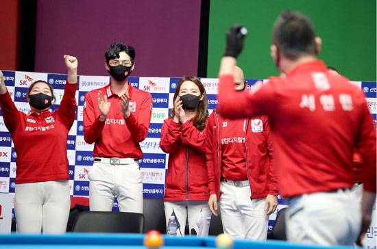 승리 후 환호하는 웰뱅피닉스 선수들.(사진=PBA)