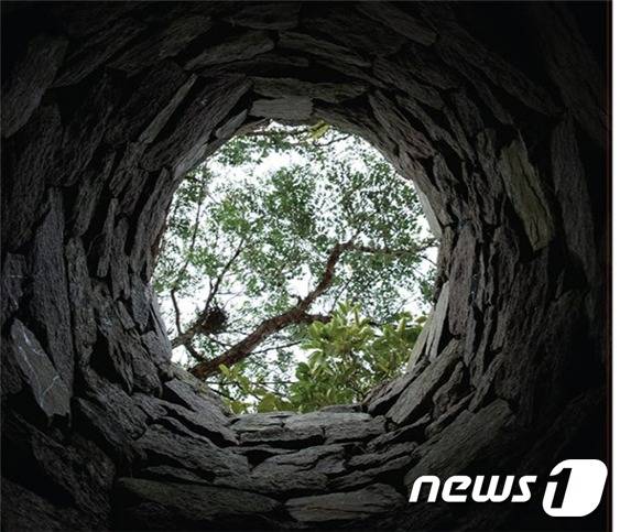 25년의 세월을 오롯이 담아낸 최국순 사진작가의 첫 번째 개인전 ‘우물 이야기, 사진으로 그리다’가 이달 18~24일 서울 충무로 와이아트갤러리에서 열린다. © 뉴스1