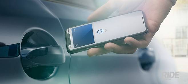 디지털 키가 초광대역 기술과 만나 편의성과 보안성이 더욱 향상됐다. 이제 이런 모습도 곧 사라지게 될 것이다