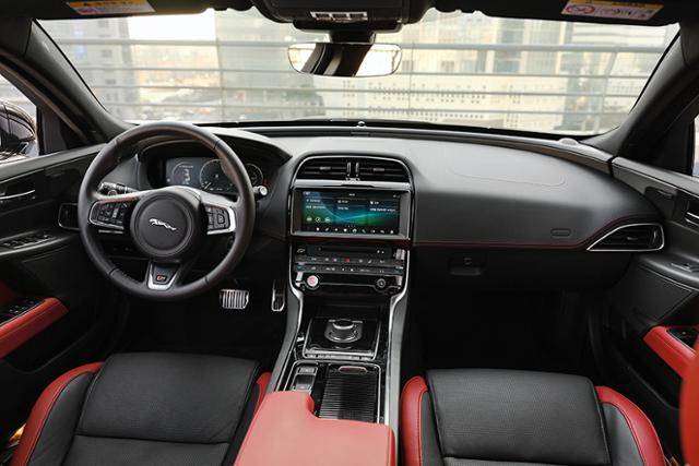 재규어 XE S 3.0 SC