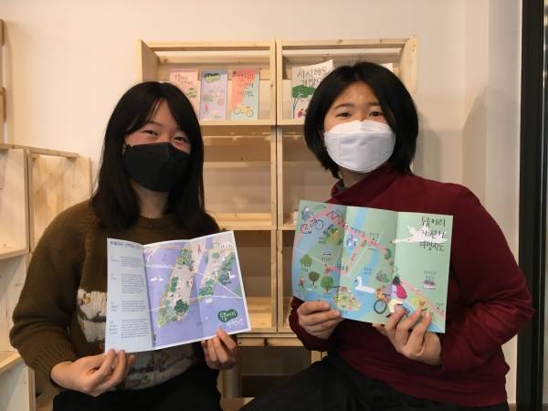 양평군 양서면사무소에서는 양수역과 두물머리 관광안내소 등지에 두물머리 산책지도와 자전거지도를 제작해 배포했다. / 사진제공=양평군