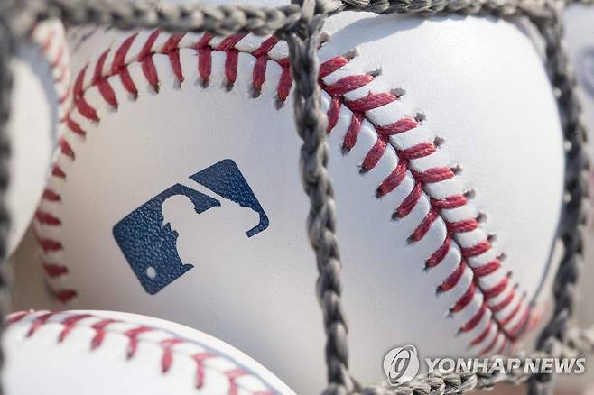 MLB 공인구에 박힌 로고 [게티이미지/AFP=연합뉴스 자료사진]