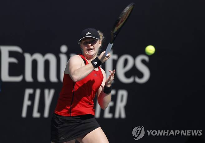 호주오픈 예선 최종전 경기를 치르는 존스. [신화=연합뉴스]