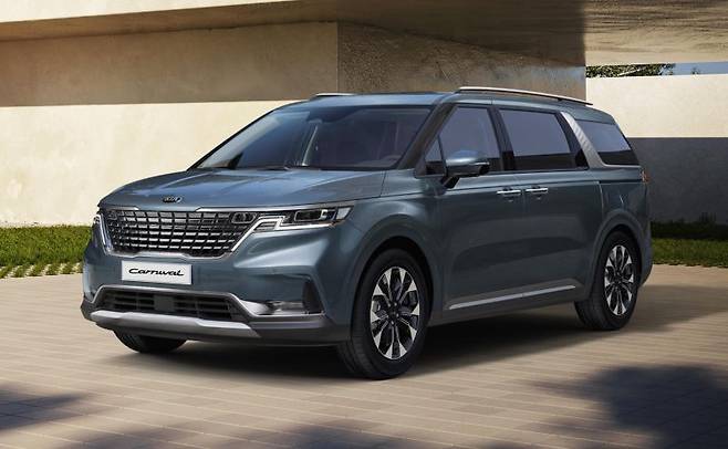 북미명 세도나로 팔리는 카니발