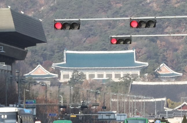 15일 청와대가 법원의 '박원순 전 서울시장 성추행 인정' 관련 입장을 묻는 질문에 "다른 재판"이라며 입을 닫았다.ⓒ뉴시스