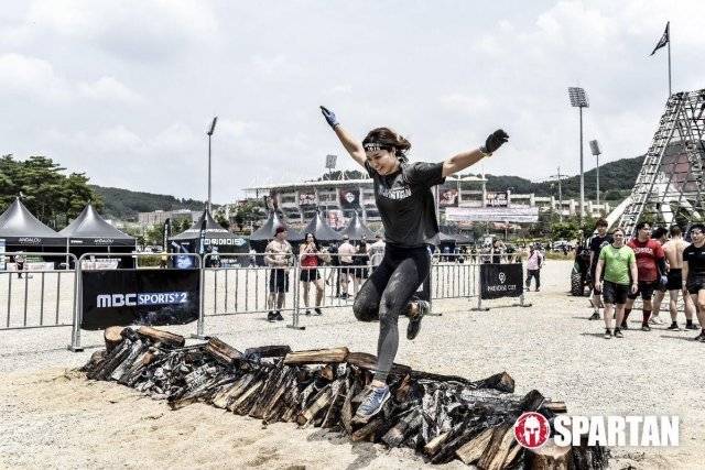 원희준 씨는 장거리를 달리며 다양한 장애물을 넘는 스파르탄 레이스에도 참가하고 있다. 원희준 씨 제공.